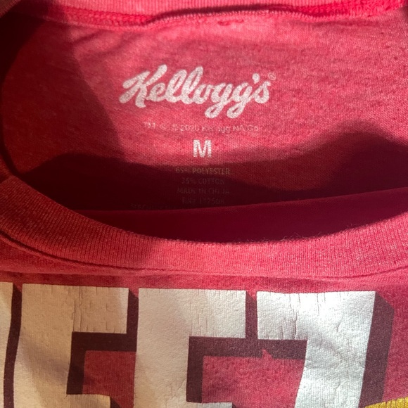 Cheez-it baked t shirt. - Picture 4 of 5